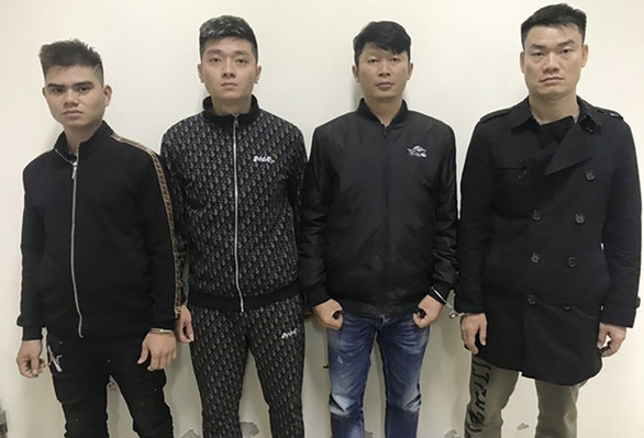 Nhóm của Khôi tại cơ quan công an - Ảnh: MẠNH CƯỜNG Nhóm của Khôi tại cơ quan công an - Ảnh: MẠNH CƯỜNG