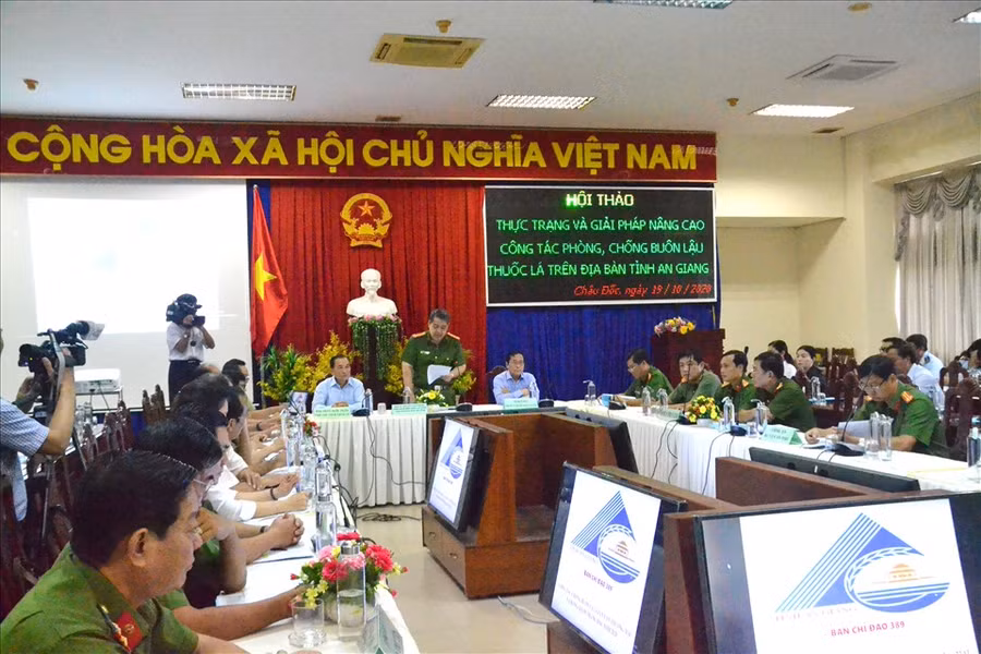 Quang cảnh hội thảo. Ảnh: Lục Tùng