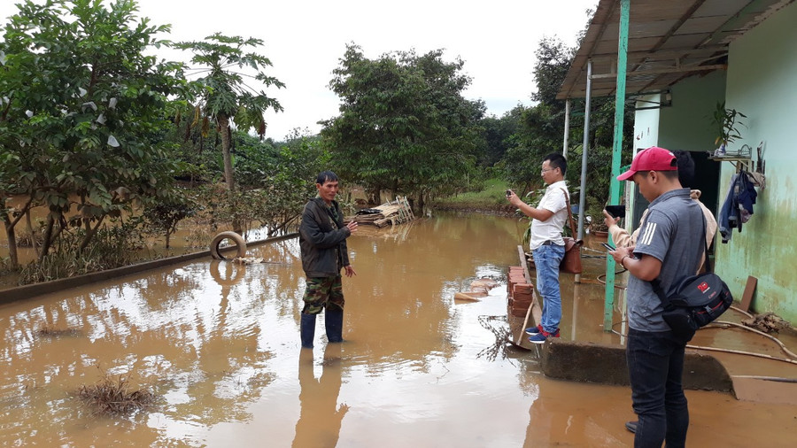 Thủy điện Plei Kần, huyện Ngọc Hồi, tỉnh Kon Tum tự ý tích nước khiến nhiều cây trồng, tài sản của dân ngập chìm trong nước. Người dân khốn khổ, sống cảnh nguy hiểm bởi thủy điện tích nước. Thủy điện Plei Kần, huyện Ngọc Hồi, tỉnh Kon Tum tự ý tích nước khiến nhiều cây trồng, tài sản của dân ngập chìm trong nước. Người dân khốn khổ, sống cảnh nguy hiểm bởi thủy điện tích nước.