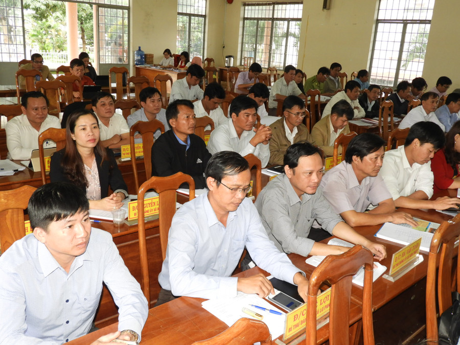  Cán bộ chủ chốt của huyện Mang Yang tham gia hội nghị. Ảnh: Thanh Nhật