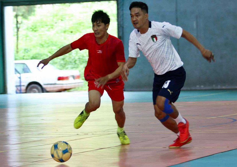  Ngay sau lễ khai mạc đã diễn ra các trận đấu đầu tiên của giải. Ảnh: Nguyễn Tú