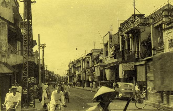 Phố Hàng Đào xưa - Ảnh: BỘ SƯU TẬP ẢNH CỦA KTS ĐOÀN BẮC