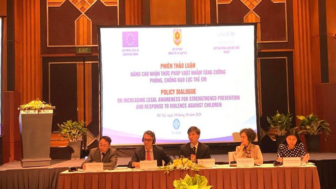 Phiên thảo luận nâng cao nhận thức pháp luật nhằm tăng cường phòng, chống bạo lực trẻ em ẢNH THU HẰNG