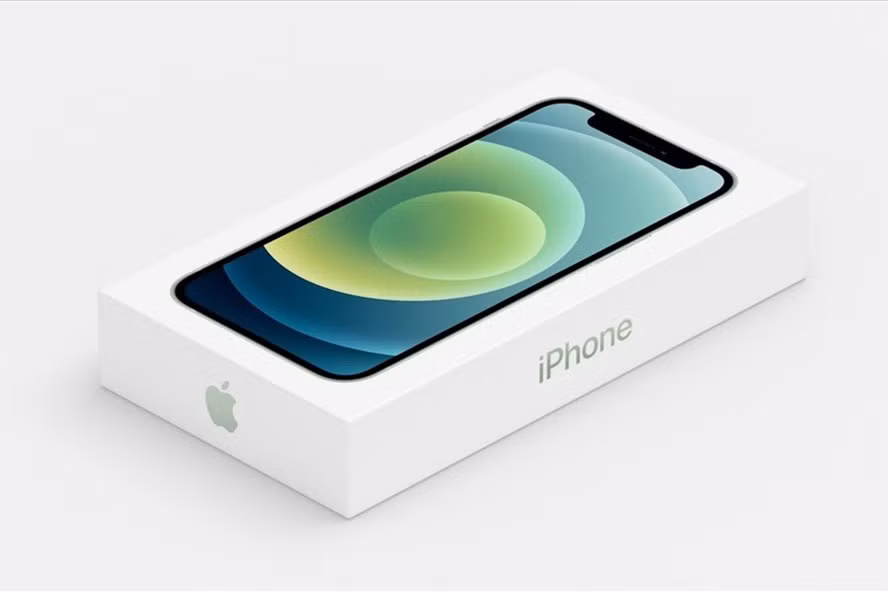 Không còn kèm tai nghe EarPods và củ sạc nhanh, hộp đựng iPhone 12 dẹp đi trông thấy so với trước đây. Ảnh: Apple.
