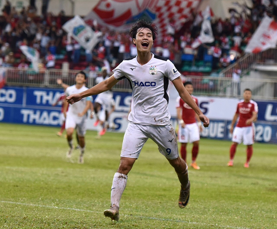 Văn Toàn cùng đồng đội đã có một trận đấu bùng nổ. Ảnh: Văn Ngọc