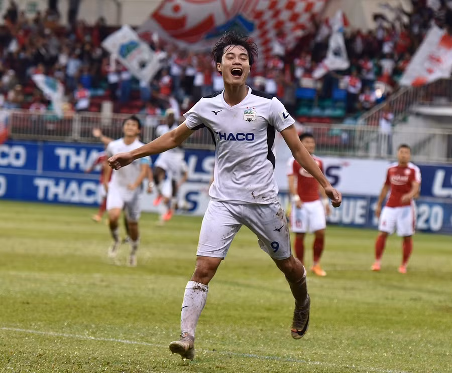 Văn Toàn cùng đồng đội đã có một trận đấu bùng nổ. Ảnh: Văn Ngọc