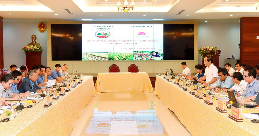 Quang cảnh buổi làm việc của lãnh đạo tỉnh Gia Lai và Tập đoàn Lộc Trời xây dựng chuỗi liên kết tiêu thụ sản phẩm. Ảnh: Đức Thụy