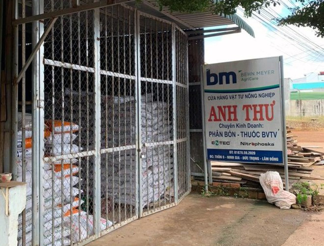 Phát hiện hàng chục tấn phân bón giả làm bằng đất và bột đá ảnh 2 Cửa hàng Anh Thư bị phát hiện kinh doanh phân bón giả