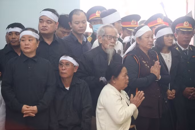 Thân nhân các liệt sĩ tại lễ tang