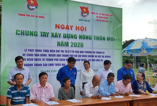 Thành đoàn TP.HCM ký kết với một số đơn vị để thực hiện nhiều nội dung chung tay xây dựng nông thôn mới