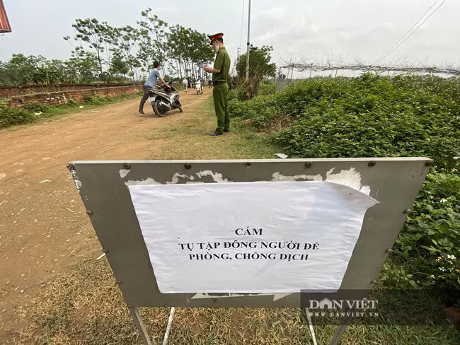 Tình trạng sốt giá đất đang tiềm ẩn những rủi ro cho thị trường và nhà đầu tư.