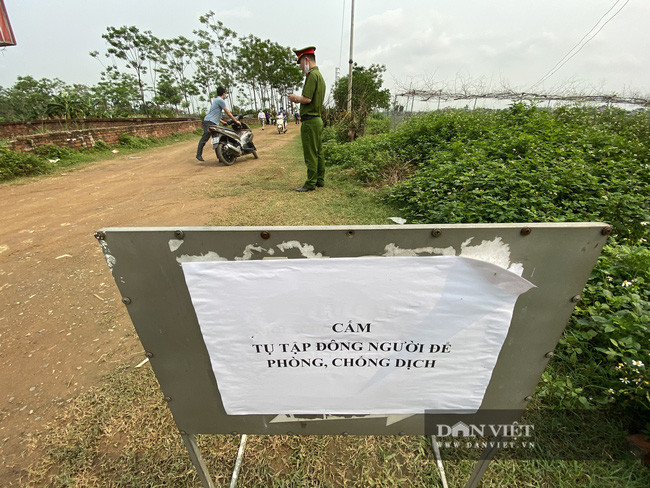 Tình trạng sốt giá đất đang tiềm ẩn những rủi ro cho thị trường và nhà đầu tư.