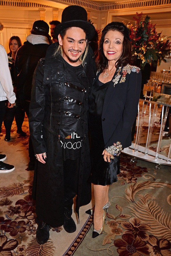  Hoàng tử Azim của Brunei qua đời ở tuổi 38.