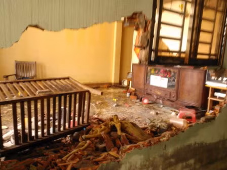  Hiện trường bên trong căn nhà bị cưỡng chế.