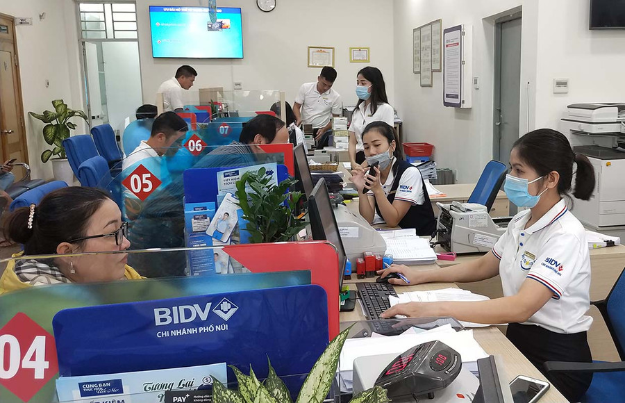 Ngân hàng Nhà nước-Chi nhánh tỉnh chỉ đạo các chi nhánh ngân hàng mở rộng tín dụng phải đi đôi với an toàn, hiệu quả. Ảnh: Sơn Ca Ngân hàng Nhà nước-Chi nhánh tỉnh chỉ đạo các chi nhánh ngân hàng mở rộng tín dụng phải đi đôi với an toàn, hiệu quả. Ảnh: Sơn Ca