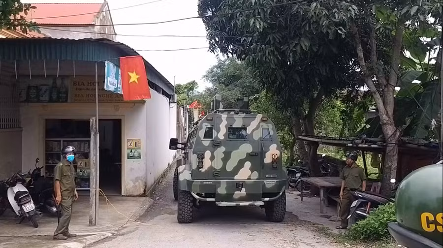 Xe chuyên dụng được điều đến hiện trường - ẢNH K.HOAN