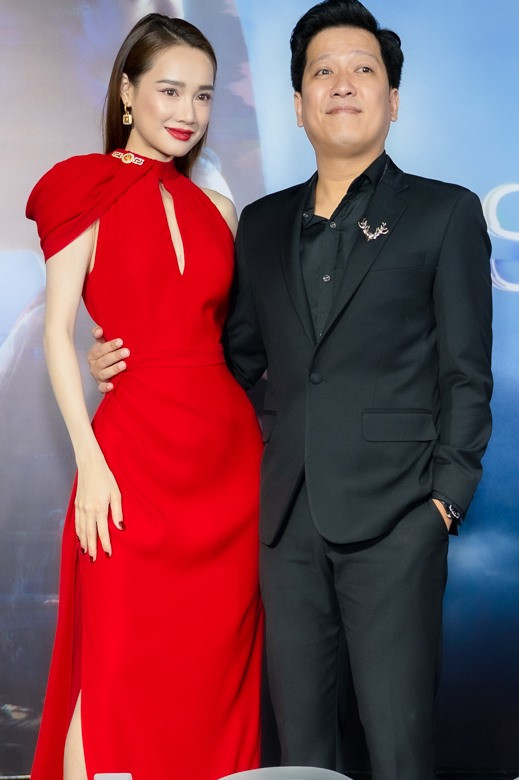 Là nữ chính của phim "Song song", Nhã Phương cũng dành lời cảm ơn đặc biệt tới chồng đã động viên mình quay trở lại nghệ thuật, đồng thời để cô mang con gái nhỏ lên Đà Lạt quay phim. Cũng nhờ được chồng hết mình ủng hộ và đoàn phim tạo điều kiện, Nhã Phương đã có thể hoàn thành vai diễn một cách suôn sẻ. Ảnh: NSCC. Là nữ chính của phim