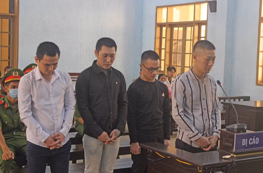 Các đối tượng tại phiên tòa sơ thẩm