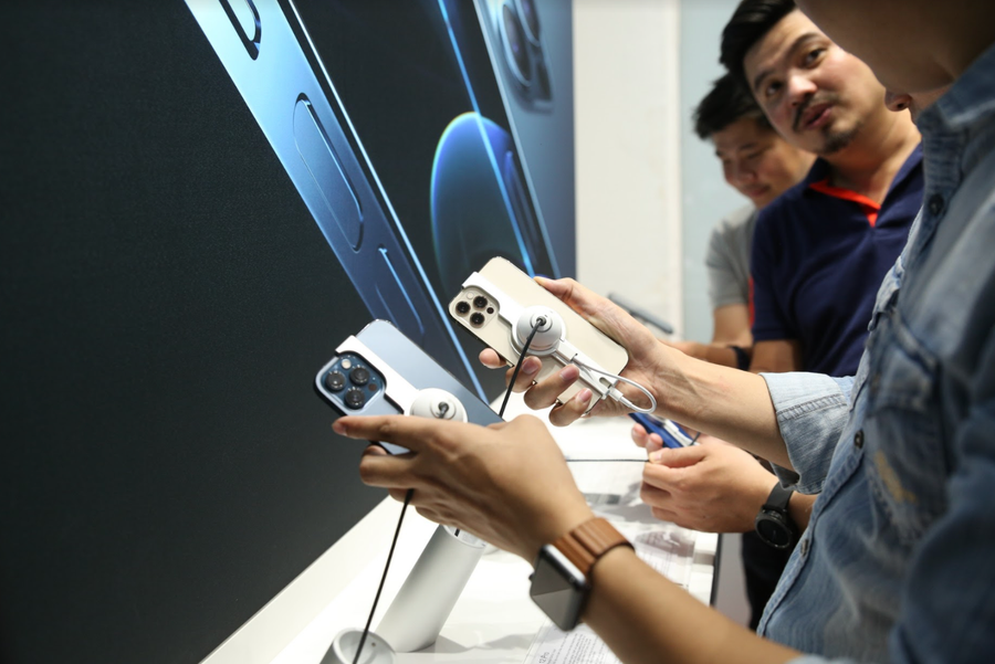iPhone 12 Series sử dụng được 5G là tin vui cho nhiều người dùng Việt Nam. ẢNH: T.LUÂN