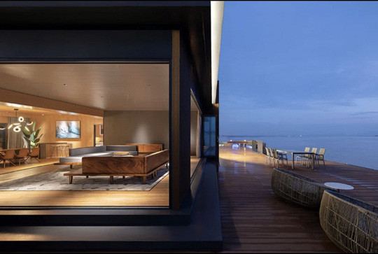 Nội thất được trang trí đơn giản với tông màu gỗ xuyên suốt