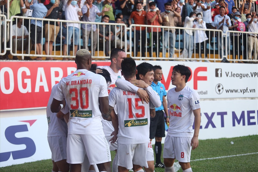 Hoàng Anh Gia Lai có bàn mở tỉ số sau khi Công Phượng vào sân. Ảnh: Thanh Xuân Hoàng Anh Gia Lai có bàn mở tỉ số sau khi Công Phượng vào sân. Ảnh: Thanh Xuân