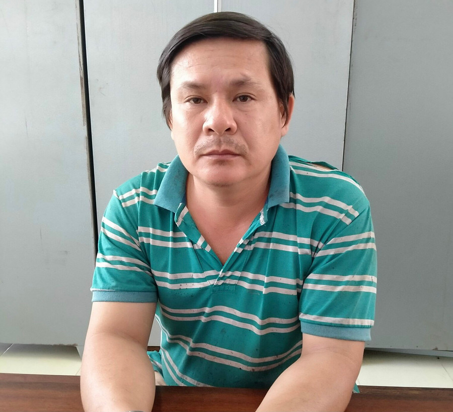 Đối tượng Hợi tại cơ quan Công an. Ảnh: Văn Ngọc Đối tượng Hợi tại cơ quan Công an. Ảnh: Văn Ngọc