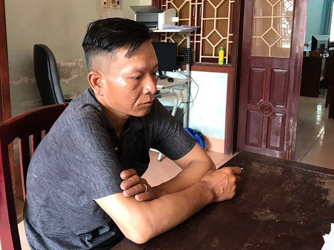 Đinh Thái Long tại cơ quan công an. ẢNH: TRỊ BÌNH