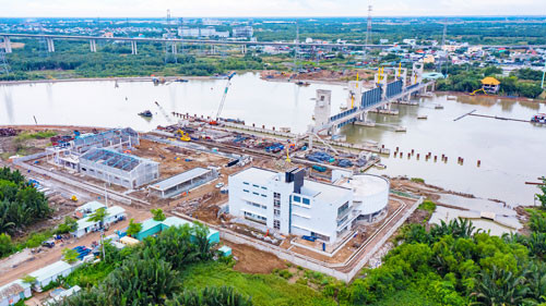 Công trình cống ngăn triều Tân Thuận phải dừng thi công, dù tổng thể dự án chống ngập 10.000 tỉ đồng đã hoàn thành 96% khối lượng công việc Ảnh: LÊ PHONG Công trình cống ngăn triều Tân Thuận phải dừng thi công, dù tổng thể dự án chống ngập 10.000 tỉ đồng đã hoàn thành 96% khối lượng công việc Ảnh: LÊ PHONG