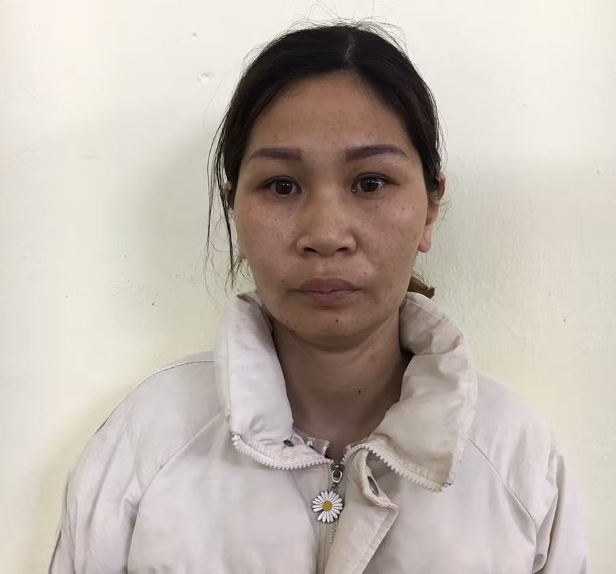 Một trong hai đối tượng làm giả giấy chứng nhận quyền sử dụng đất để lừa đảo bị công an huyện Đầm Hà (Quảng Ninh) bắt giam. Ảnh: N. Khánh