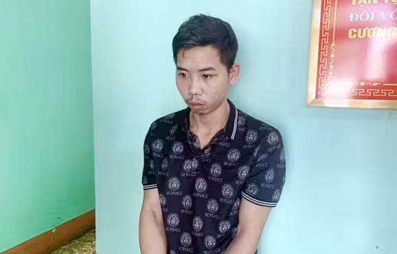 Nguyễn Thành Lâm - người dẫn đường cho 9 người Trung Quốc nhập cảnh trái phép đến Quảng Bình vừa bị khởi tố.