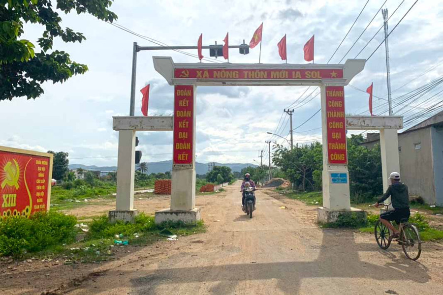 Diện mạo nông thôn xã Ia Sol khang trang hơn sau khi về đích nông thôn mới. Ảnh.Vũ Chi