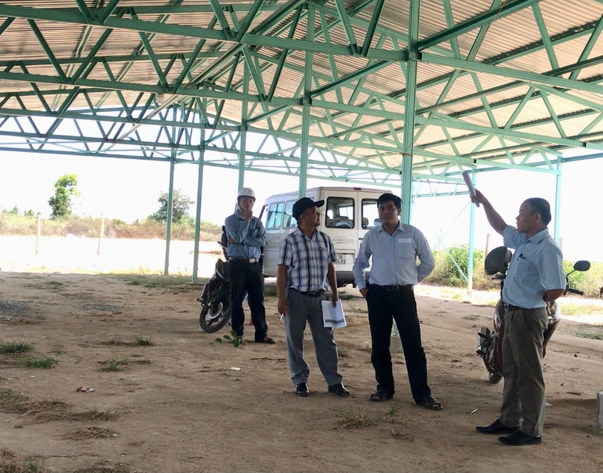 Qua kiểm tra cho thấy hầu hết các hệ thống điện mặt trời mái nhà đều chưa có trang trại bên dưới mái công trình. Ảnh: Vũ Thảo Ảnh: Vũ Thảo