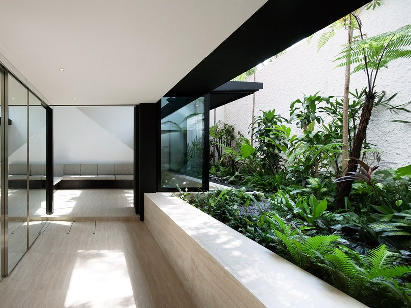 Lưu ý:Sân vườn đẹp nhưng phải an toàn tức hạn chế tối đa các yếu tố nguy hại cho con người như dễ gãy đổ, trơn trượt, đuối nước, an toàn điện, an toàn thực vật. Ảnh minh họa: Phương Duy