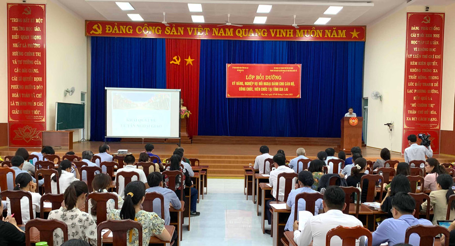 Sở Ngoại vụ_ Tổ chức bồi dưỡng kỹ năng, nghiệp vụ đối ngoại cho hơn 150 cán bộ, công chức, viên chức trên địa bàn tỉnh