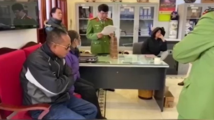 Lực lượng công an khám xét khẩn cấp nơi ở của 