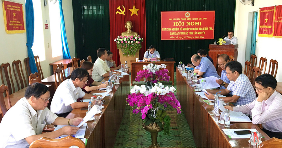 Ban Kiểm tra Trung ương Hội Cựu Chiến binh Việt Nam tổ chức hội nghị rút kinh nghiệm. Ảnh: Phúc Lâm  Ban Kiểm tra Trung ương Hội Cựu Chiến binh Việt Nam tổ chức Hội nghị rút kinh nghiệm. Ảnh: Phúc Lâm