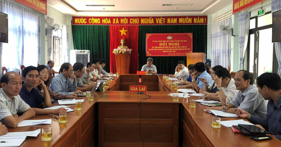 Các đại biểu dự hội nghị trực tuyến tại điểm cầu MTTQ tỉnh. Ảnh: Anh Huy các đại biểu dự hội nghị trực tuyến tại điểm cầu MTTQ tỉnh