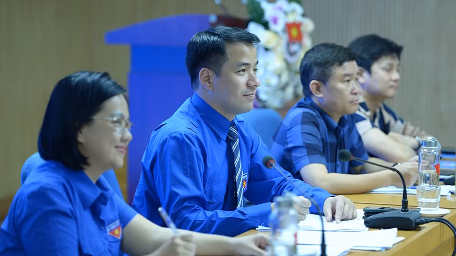 Ban tổ chức chủ trì buổi gặp gỡ báo chí. ẢNH DƯƠNG TRIỀU