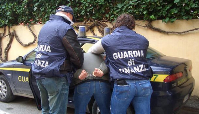 Để tránh các vụ truy quét của cảnh sát, các thành viên băng nhóm ‘Ndrangheta thường xây dựng đường hầm thoát hiểm dưới nền nhà. Ảnh: Strettoweb.com Để tránh các vụ truy quét của cảnh sát, các thành viên băng nhóm ‘Ndrangheta thường xây dựng đường hầm thoát hiểm dưới nền nhà. Ảnh: Strettoweb.com