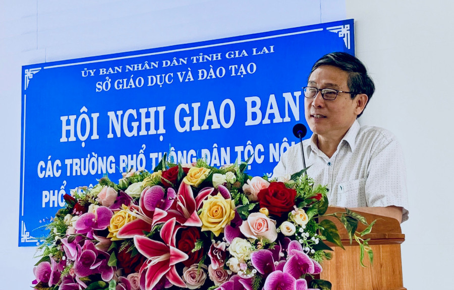 Giám đốc Sở GD-ĐT Lê Duy Định phát biểu kết luận hội nghị. Ảnh: Mộc Trà Giám đốc Sở GD-ĐT Lê Duy Định phát biểu kết luận hội nghị. Ảnh: Mộc Trà