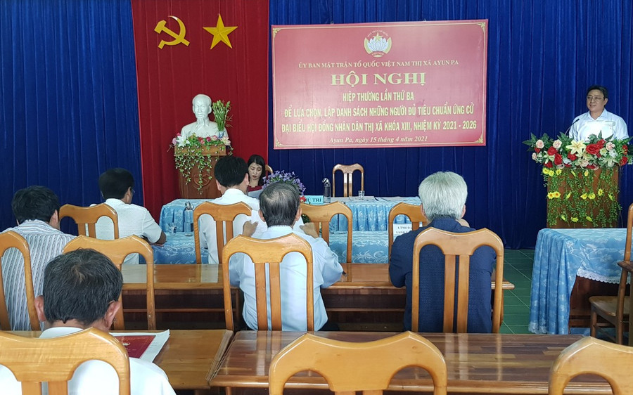 Quang cảnh Hội nghị hiệp thương lần thứ 3 do Ủy ban MTTQ Việt Nam thị xã Ayun Pa tổ chức. Ảnh: Ngọc Anh Quang cảnh MTTQ thị xã Ayun Pa tổ chức Hội nghị hiệp thương lần thứ ba. Ảnh: Ngọc Anh