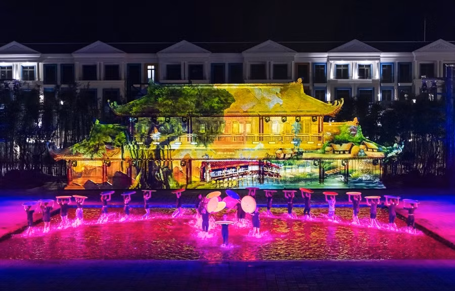 Tinh hoa Việt Nam nhận kỷ lục: Chương trình nghệ thuật thực cảnh sử dụng công nghệ trình diễn 3D hiện đại tái hiện các điển tích lịch sử truyền thống của Việt Nam nhiều nhất.