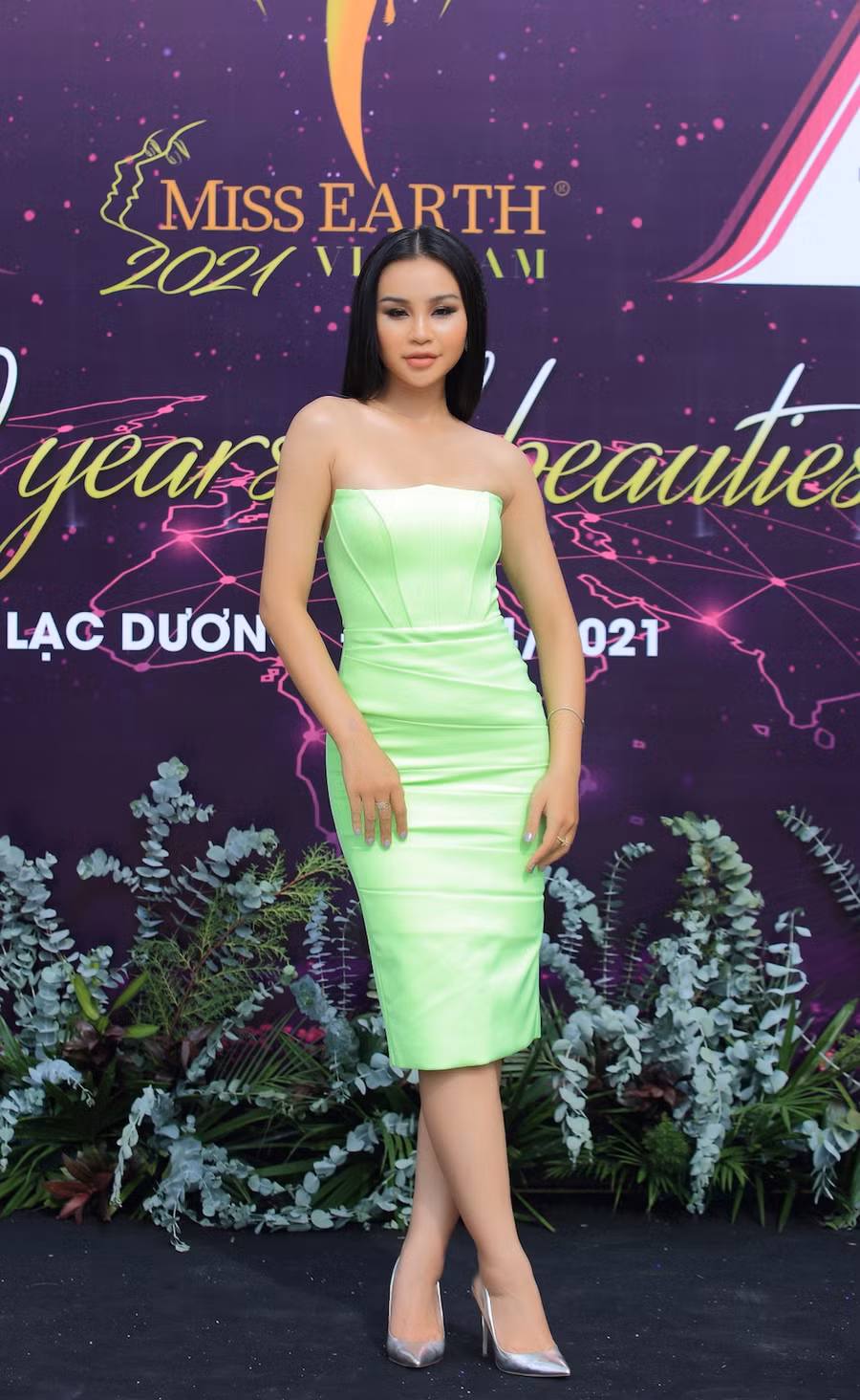Người đẹp Lê Thu Trang khoe body nóng bỏng tại họp báo khởi động Miss Earth Vietnam 2021. ẢNH: BTC