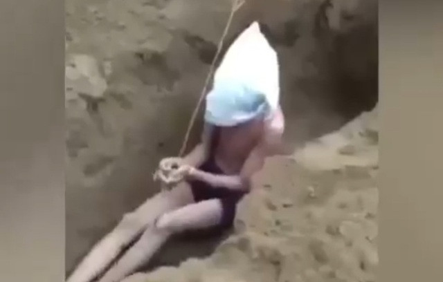 Em V. bị các đối tượng chôn sống gây xôn xao dư luận.