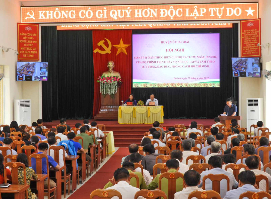 THANH NHẬT-Quang cảnh hội nghị DSCN3443