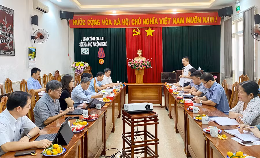  Quang cảnh buổi làm việc. Ảnh: Ngọc Thu