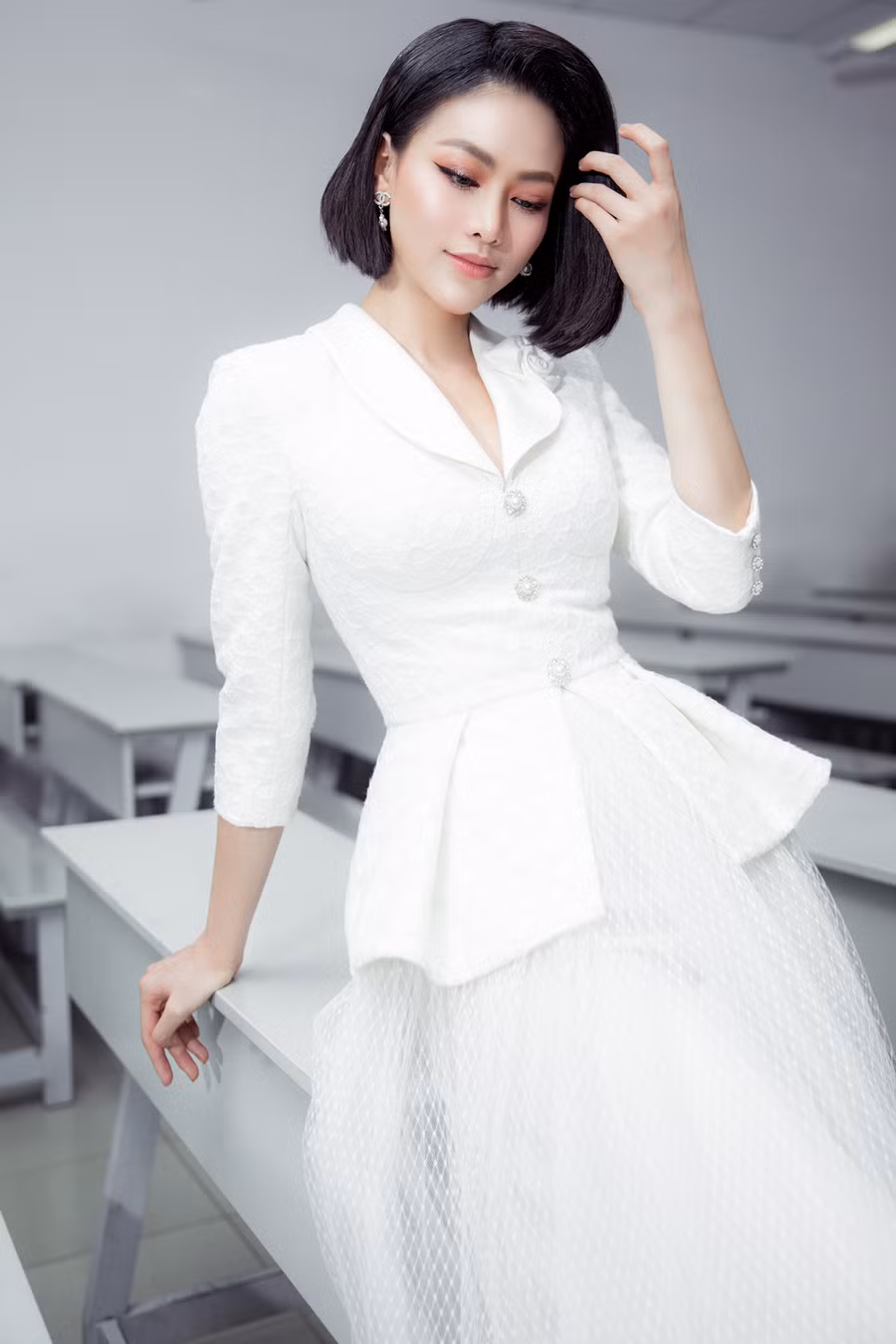 Hiện tại, Hoa hậu Phương Khánh là người đẹp được nhiều nhãn hàng trong nước và quốc tế săn đón.