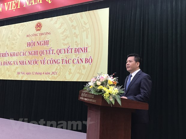 Tân Bộ trưởng Bộ Công Thương Nguyễn Hồng Diên phát biểu tại buổi lễ. (Ảnh: Đức Duy/Vietnam+) Tân Bộ trưởng Bộ Công Thương Nguyễn Hồng Diên phát biểu tại buổi lễ. (Ảnh: Đức Duy/Vietnam+)