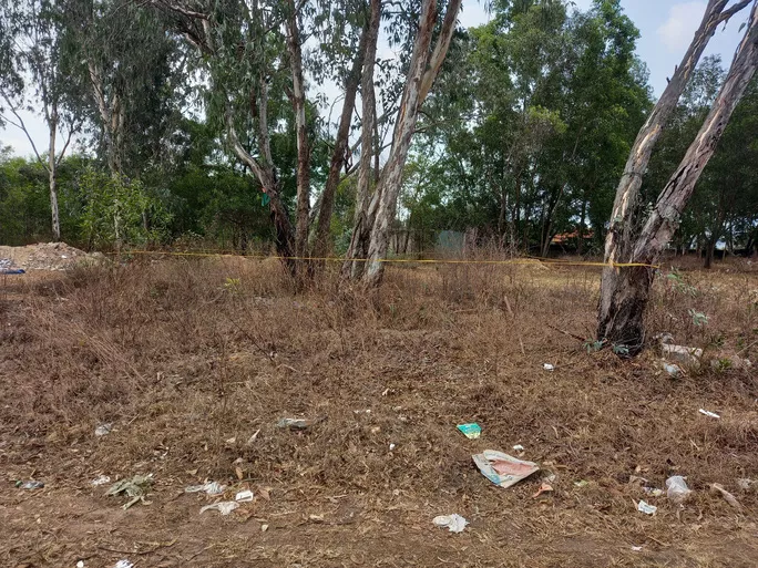 Khu vực phát hiện nạn nhân nằm bất động, nghi bị hiếp dâm