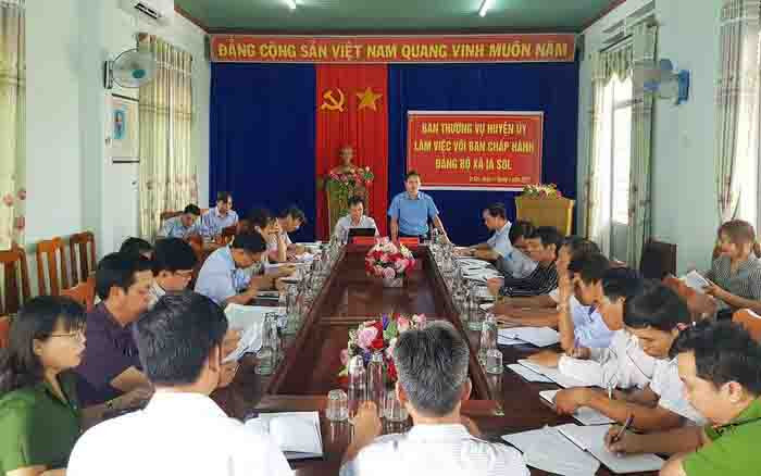  Quang cảnh buổi làm việc. Ảnh: Hà Phương